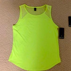 90 Degree high performance moisture wicking
technology